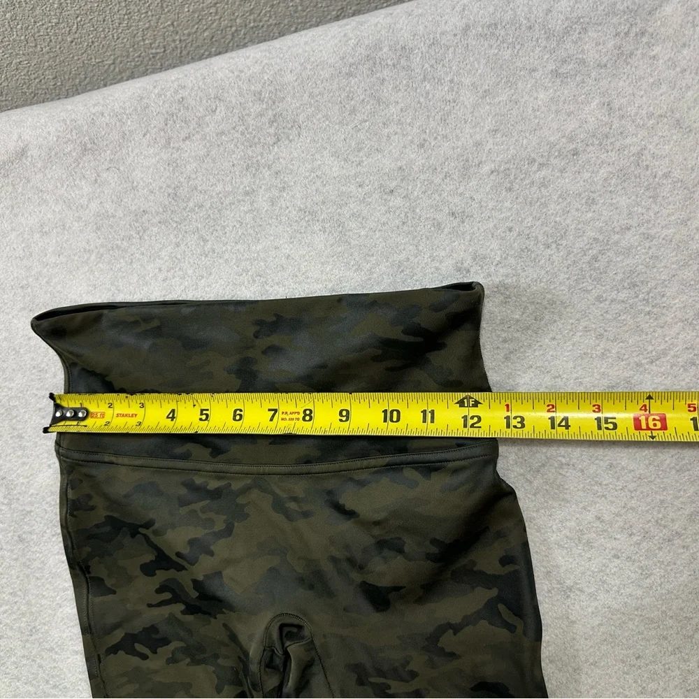 Spanx Matte Camo Print High Waisted Leggings Size Medium